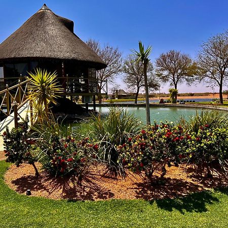 Lapa Lange Game Lodge Мариентал Екстериор снимка