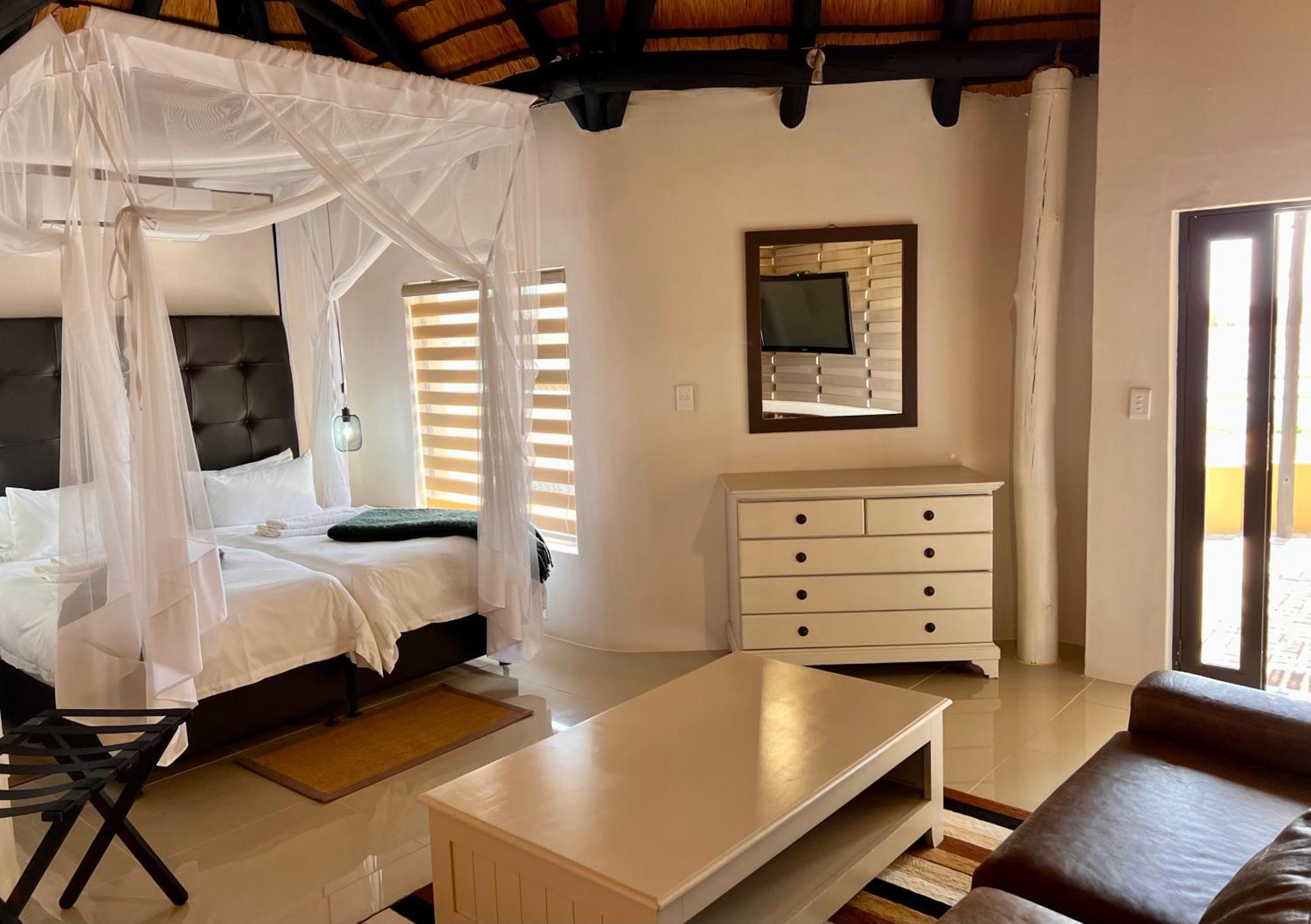 Lapa Lange Game Lodge Мариентал Екстериор снимка