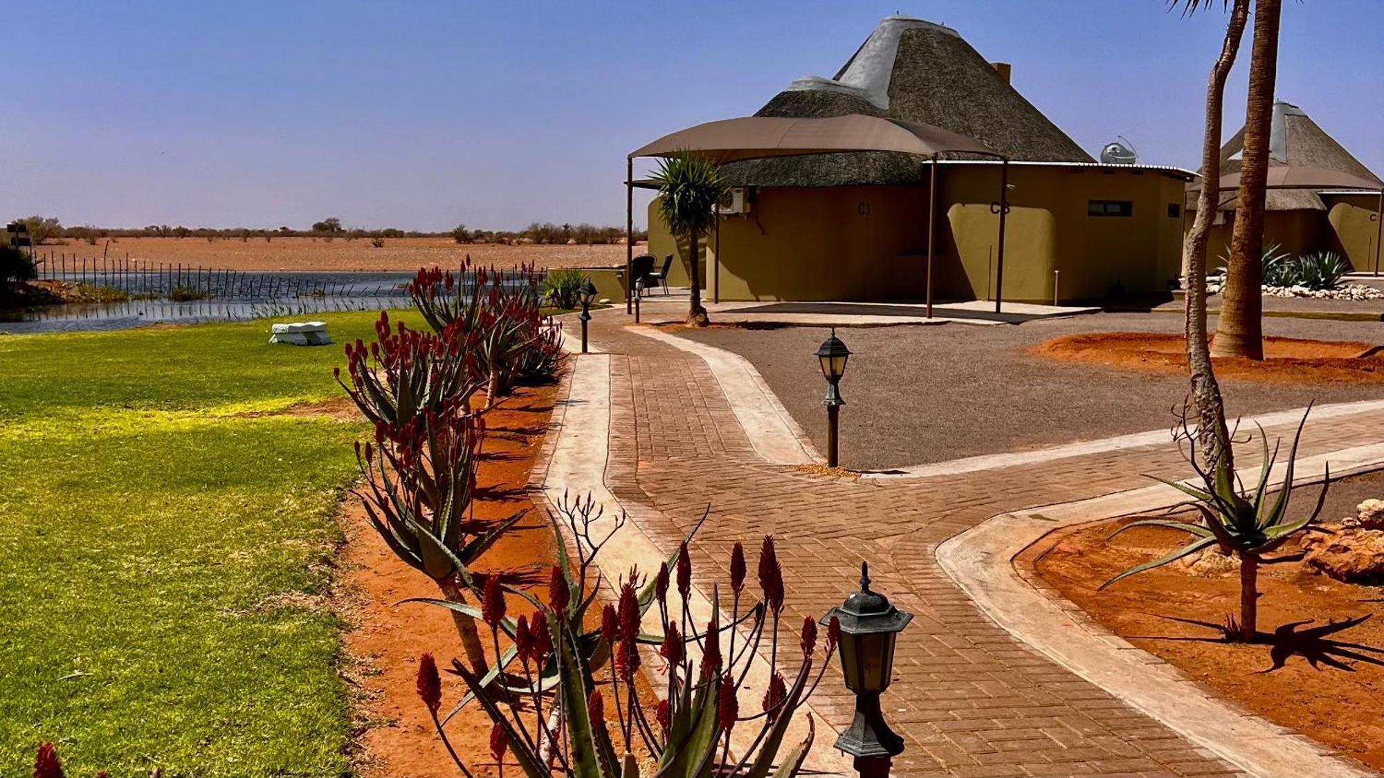 Lapa Lange Game Lodge Мариентал Екстериор снимка